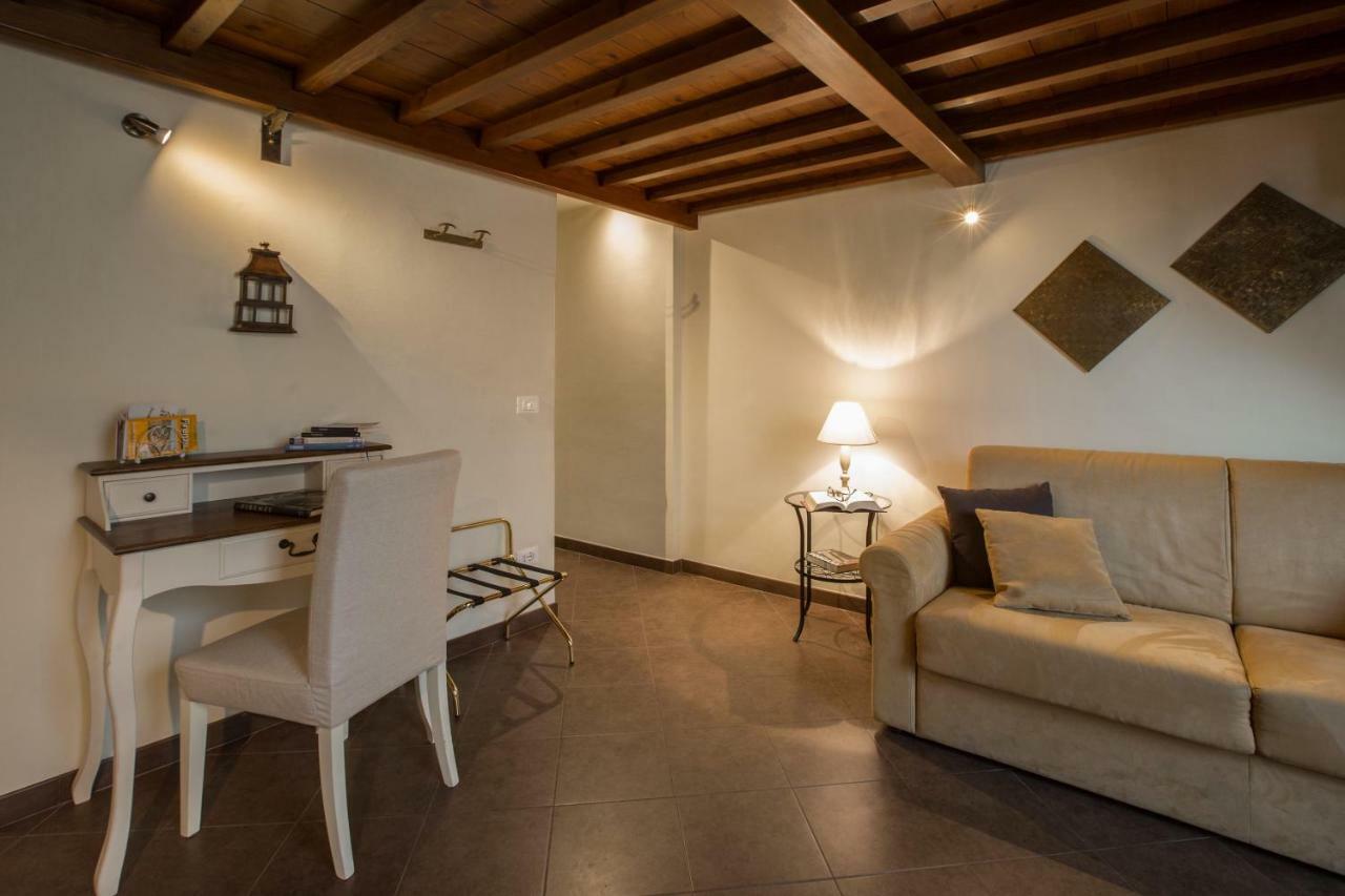 Charming Suite Cavour Heart Of Флоренция Экстерьер фото